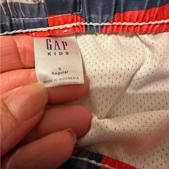GAP Boys Swim trunks- size S - Picture 2 of 4